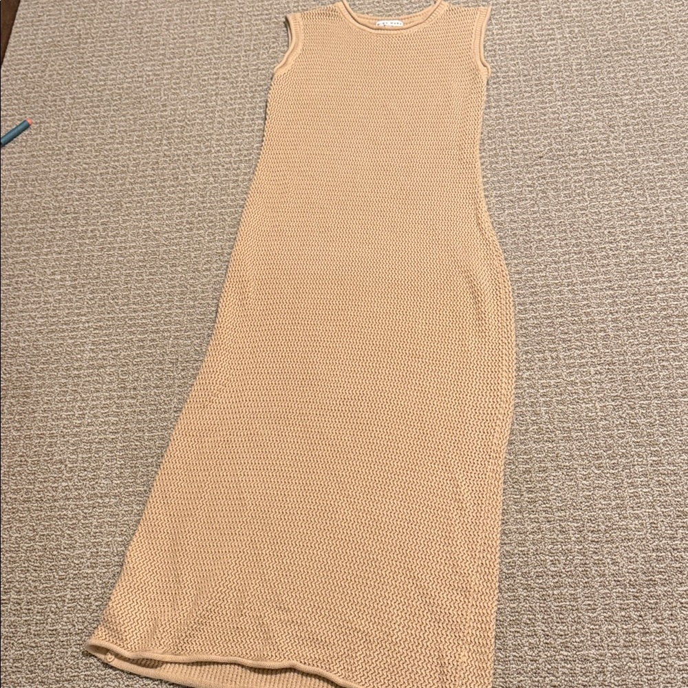 Chic Sleeveless Beige Knit Midi Dress